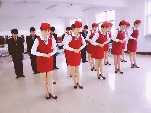 女生報(bào)石家莊東華鐵路學(xué)校學(xué)什么好？