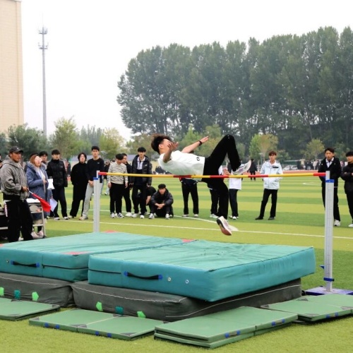 石家莊東華鐵路學(xué)校管理是封閉嗎？